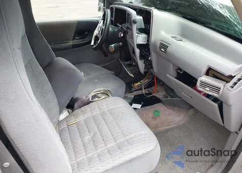 1994 Ford Ranger z USA, uszkodzony, nr VIN 1FTCR10A4RTA80724